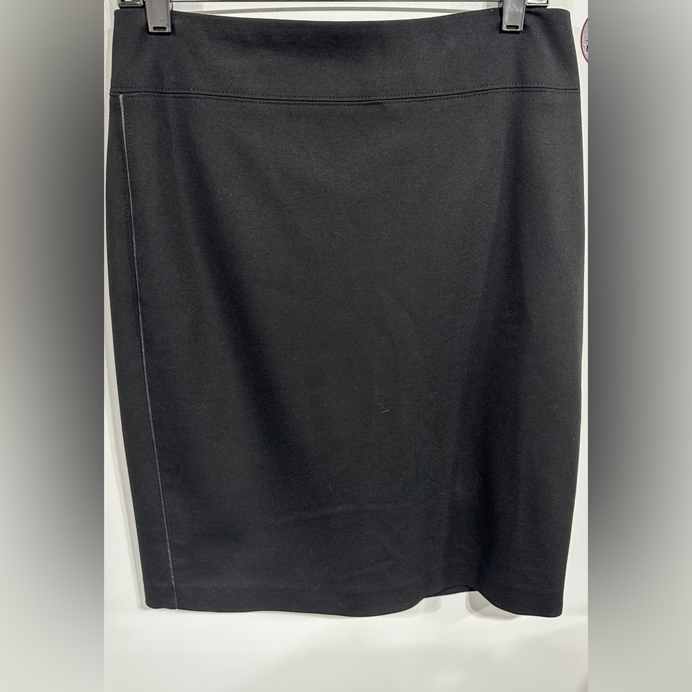 NWT Elie Tahari Whitney skirt, black, size 10